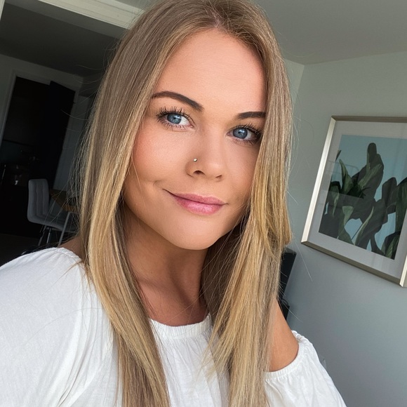 Meet your Posher, Casey - Picture 1 of 1